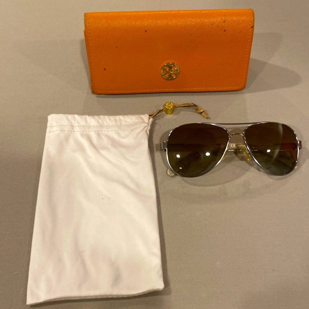 Tory Burch Aviator style sunglasses